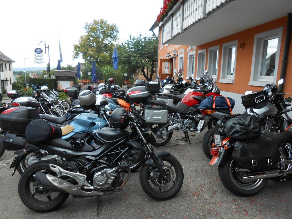 Landgasthof Schutzen Hotel Tengen Exterior photo