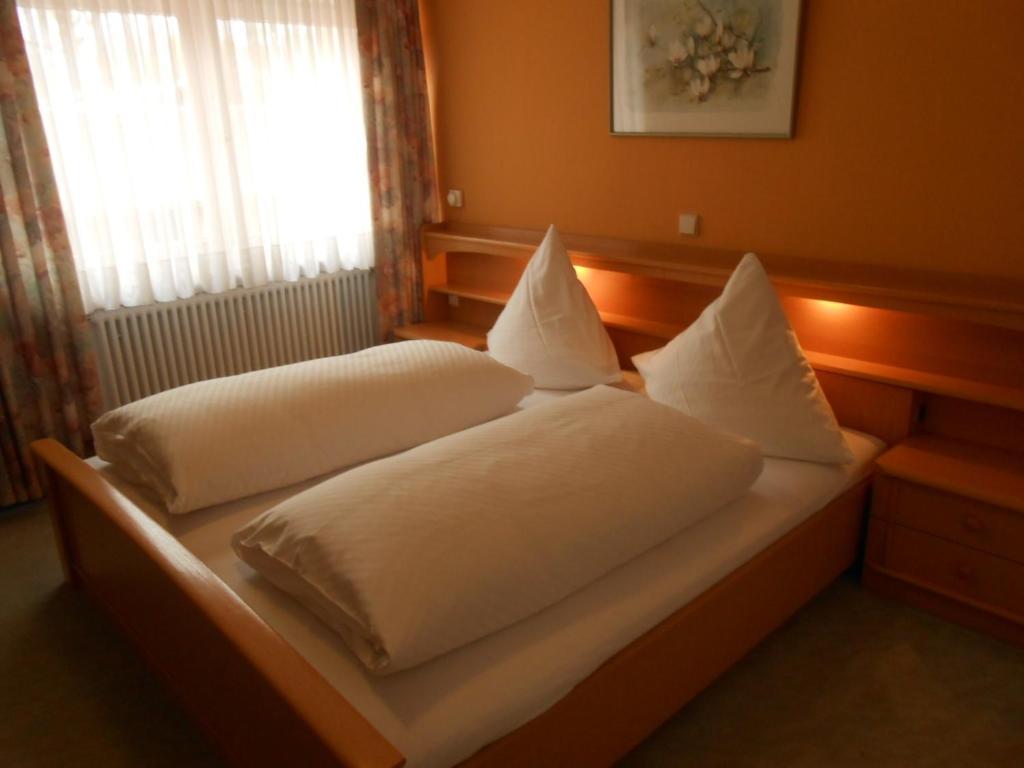Landgasthof Schutzen Hotel Tengen Room photo